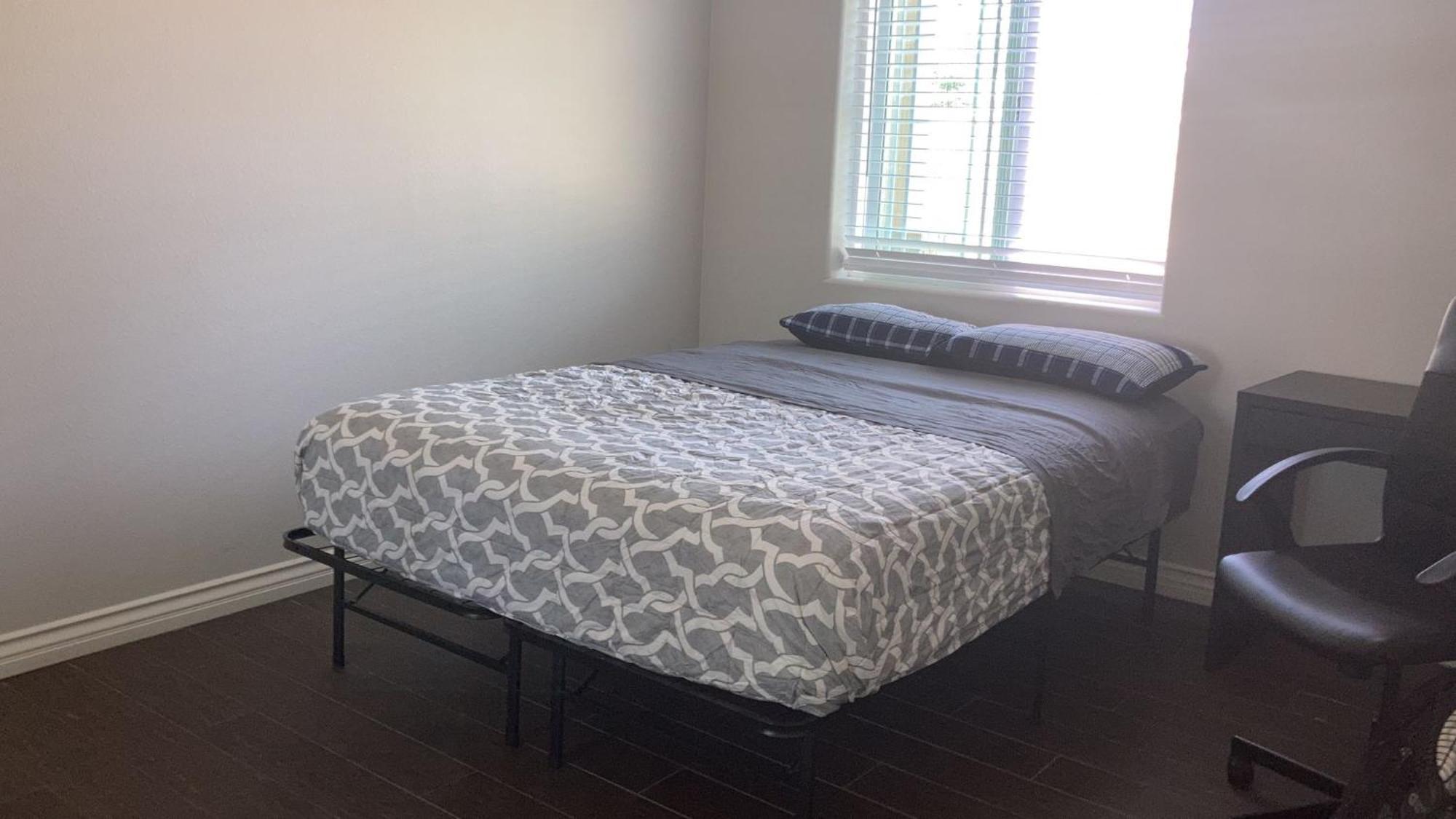 House Downtown Oc Santa Ana Hostel Екстериор снимка