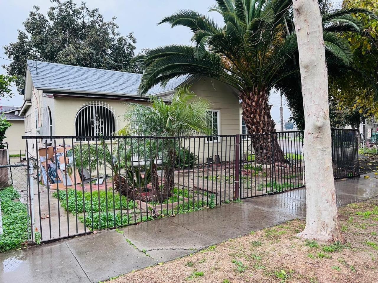House Downtown Oc Santa Ana Hostel Екстериор снимка